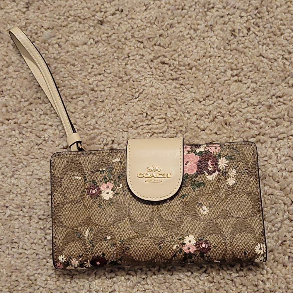 Coach tech wallet